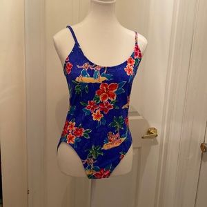 Ladies bathing suit…. Fits like a small